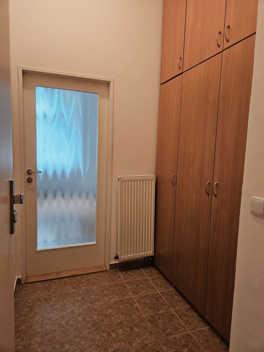 Prenájom bytu 2-izbový 36 m², Sochařská, Praha, Praha Prenájom bytu 2-izbový 36 m², Sochařská, Praha, Praha