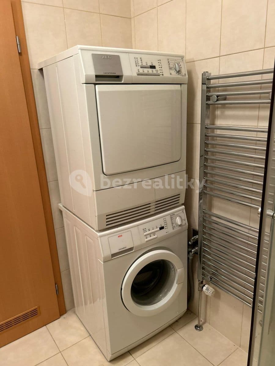 Prenájom bytu 3-izbový 75 m², Merhoutova, Praha, Praha Prenájom bytu 3-izbový 75 m², Merhoutova, Praha, Praha