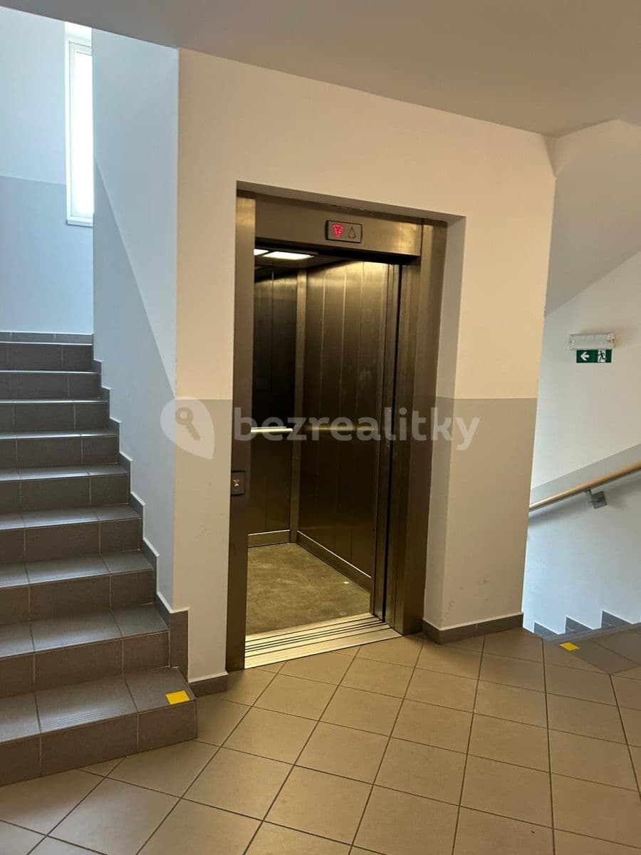 Prenájom bytu 3-izbový 75 m², Merhoutova, Praha, Praha Prenájom bytu 3-izbový 75 m², Merhoutova, Praha, Praha