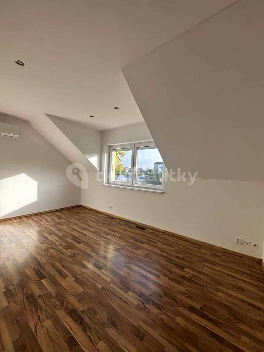 Prenájom kancelárie 16 m², Olomoucká, Prostějov, Olomoucký kraj Prenájom kancelárie 16 m², Olomoucká, Prostějov, Olomoucký kraj