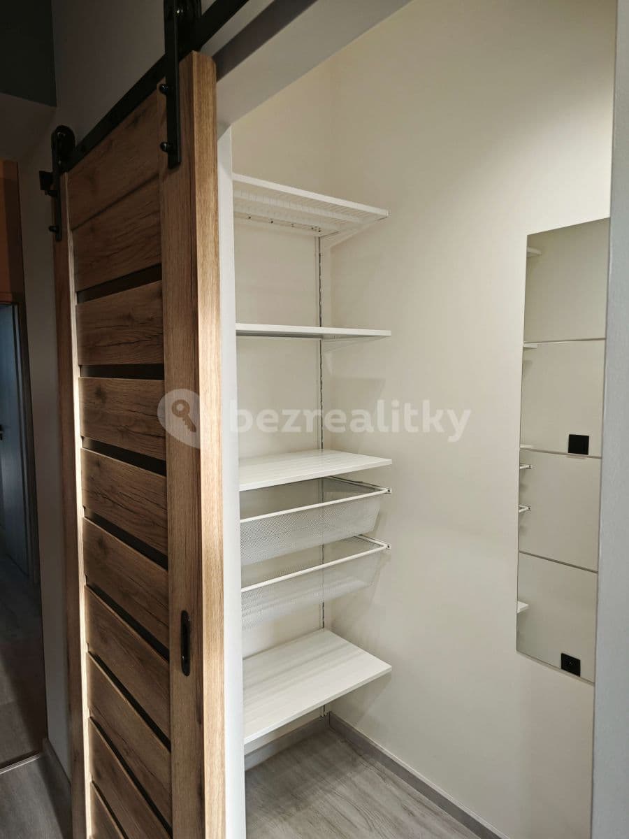 Prenájom bytu 2-izbový 33 m², Turnovská, Praha, Praha Prenájom bytu 2-izbový 33 m², Turnovská, Praha, Praha