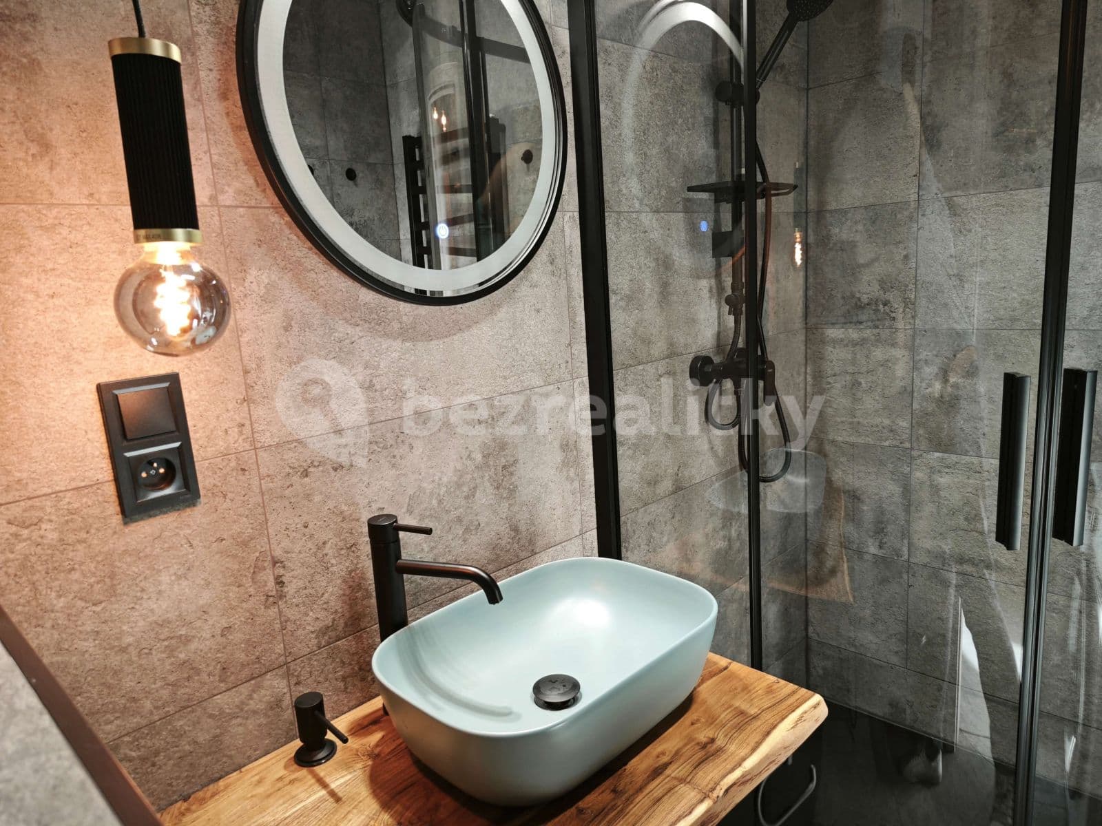 Prenájom bytu 2-izbový 33 m², Turnovská, Praha, Praha Prenájom bytu 2-izbový 33 m², Turnovská, Praha, Praha