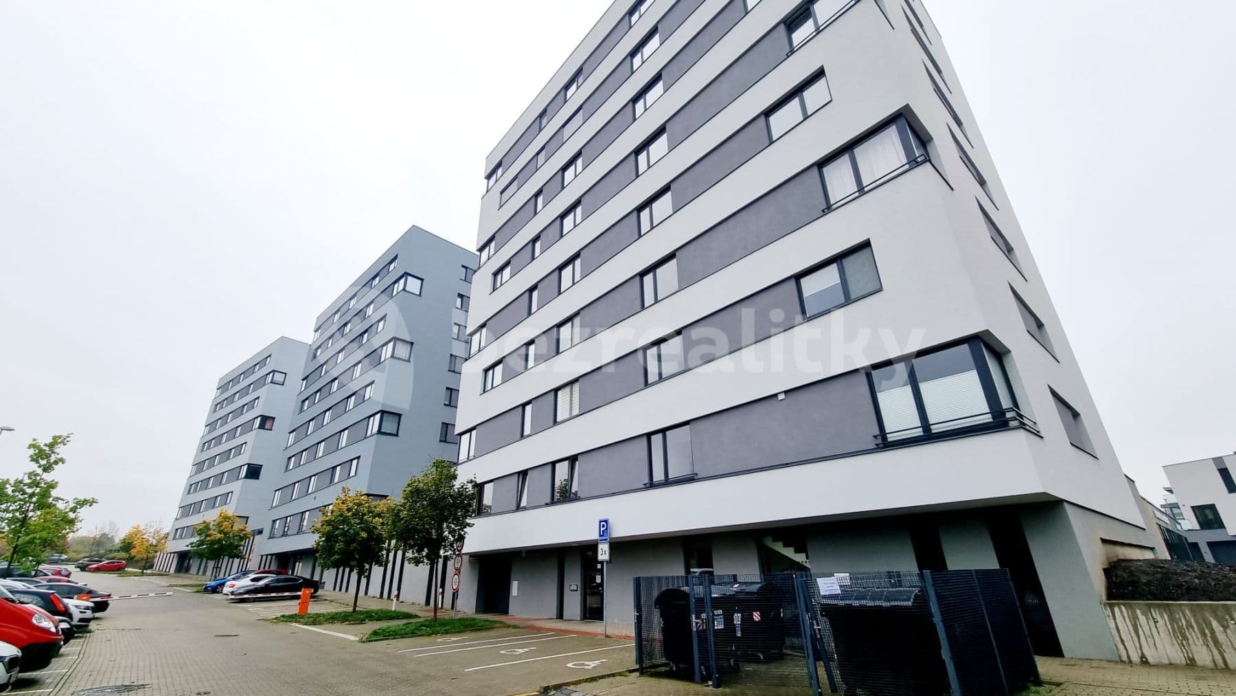 Prenájom garáže 8 m², Cukrova, Praha, Praha Prenájom garáže 8 m², Cukrova, Praha, Praha