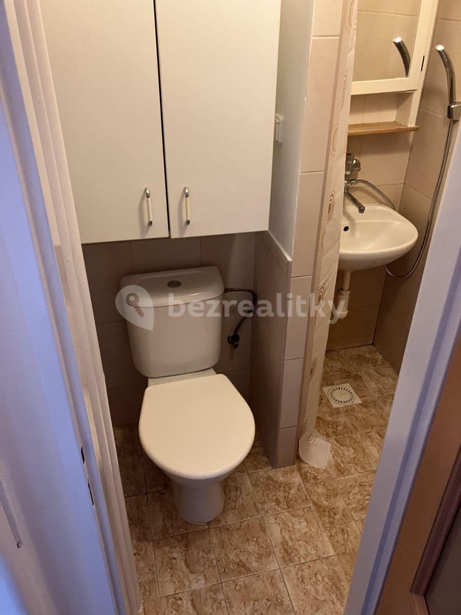 Prenájom bytu 1-izbový 23 m², Dukelských hrdinů, Ústí nad Labem, Ústecký kraj Prenájom bytu 1-izbový 23 m², Dukelských hrdinů, Ústí nad Labem, Ústecký kraj