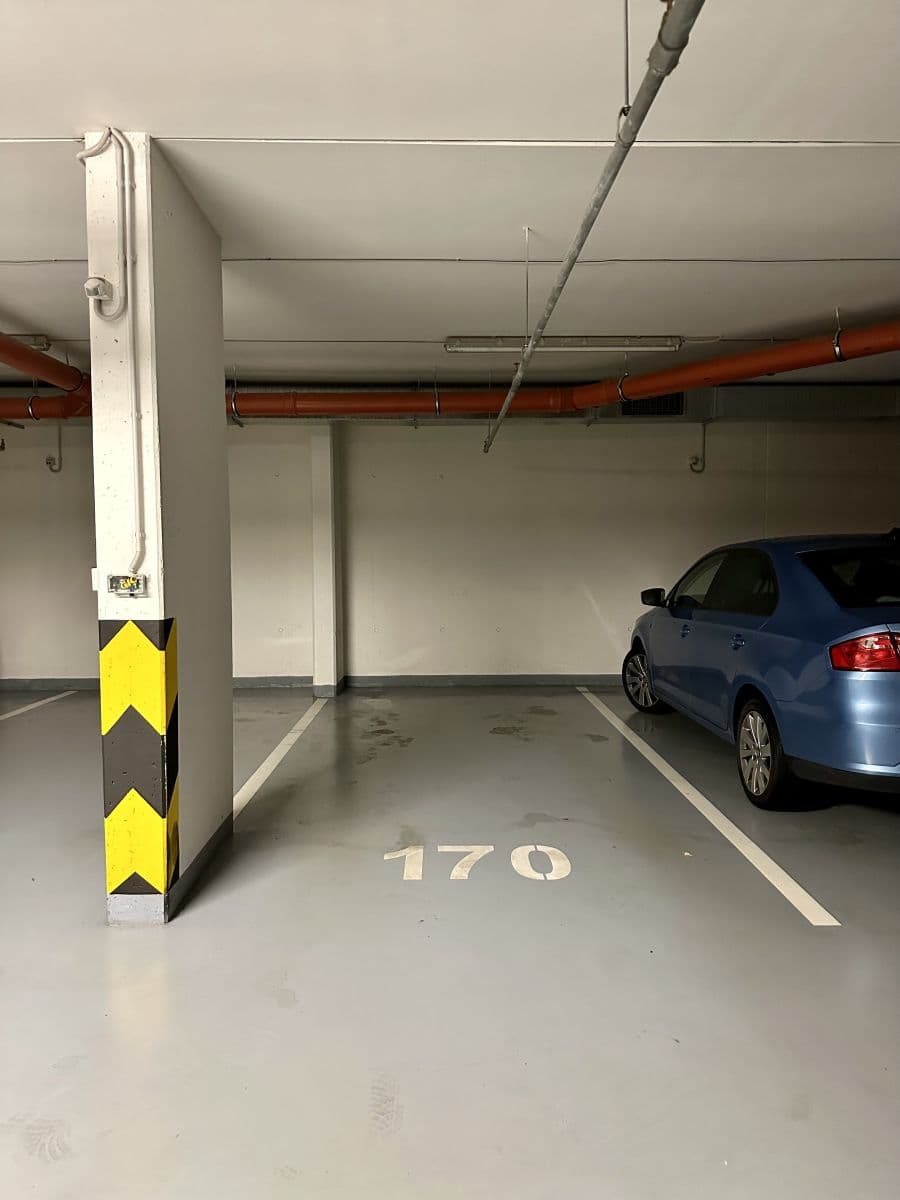 Prenájom bytu 1-izbový 36 m², Modenská, Praha, Praha Prenájom bytu 1-izbový 36 m², Modenská, Praha, Praha