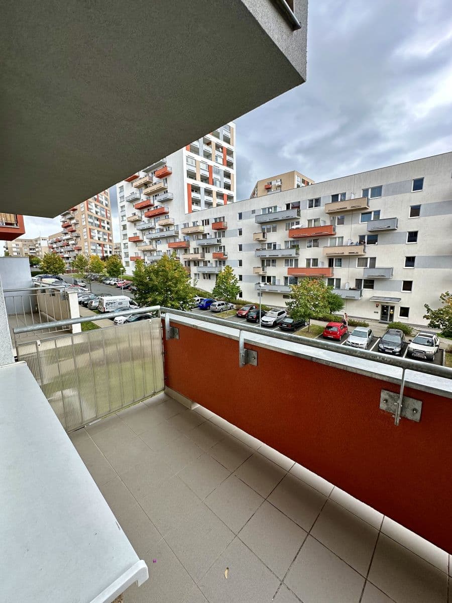Prenájom bytu 1-izbový 36 m², Modenská, Praha, Praha Prenájom bytu 1-izbový 36 m², Modenská, Praha, Praha