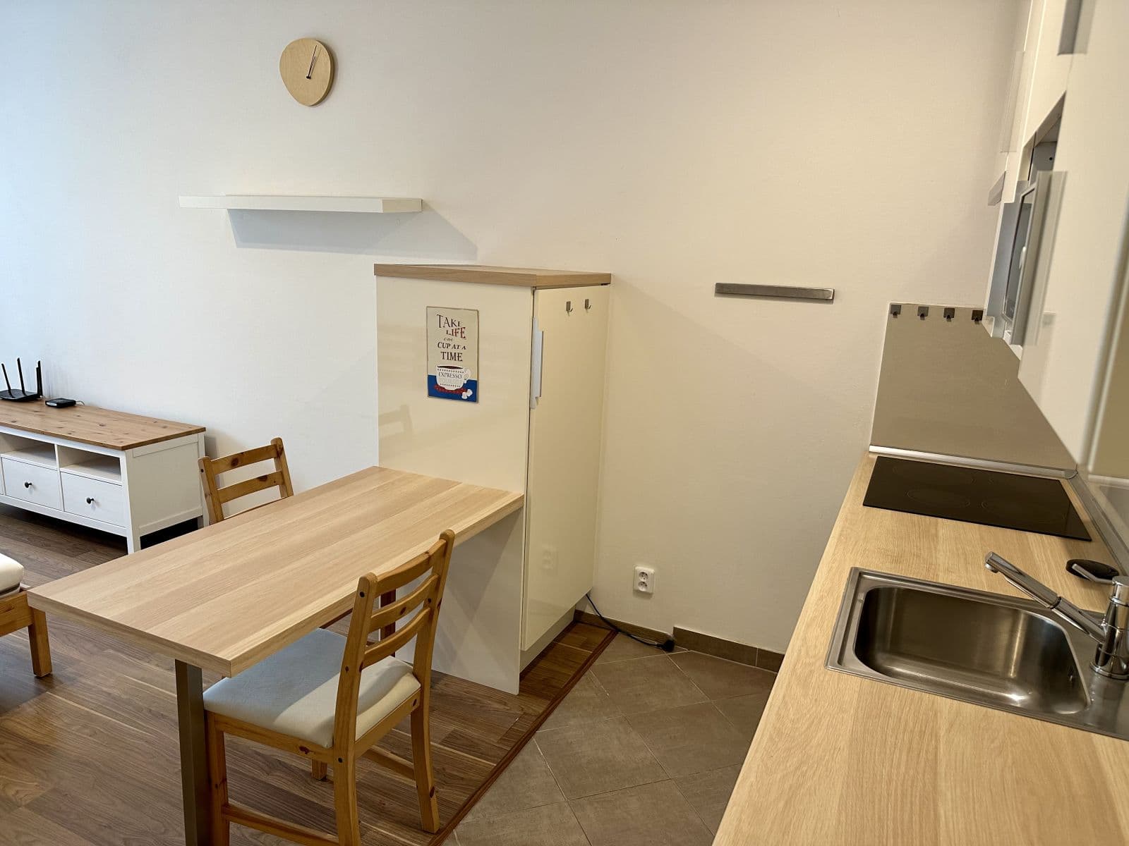 Prenájom bytu 1-izbový 36 m², Modenská, Praha, Praha Prenájom bytu 1-izbový 36 m², Modenská, Praha, Praha