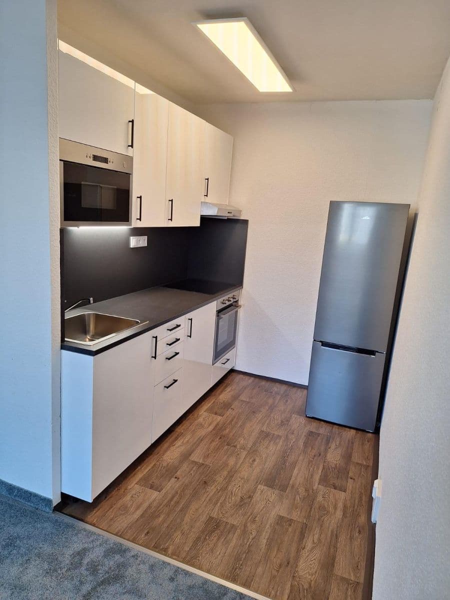 Prenájom bytu 2-izbový 45 m², U Jezera, Praha, Praha Prenájom bytu 2-izbový 45 m², U Jezera, Praha, Praha