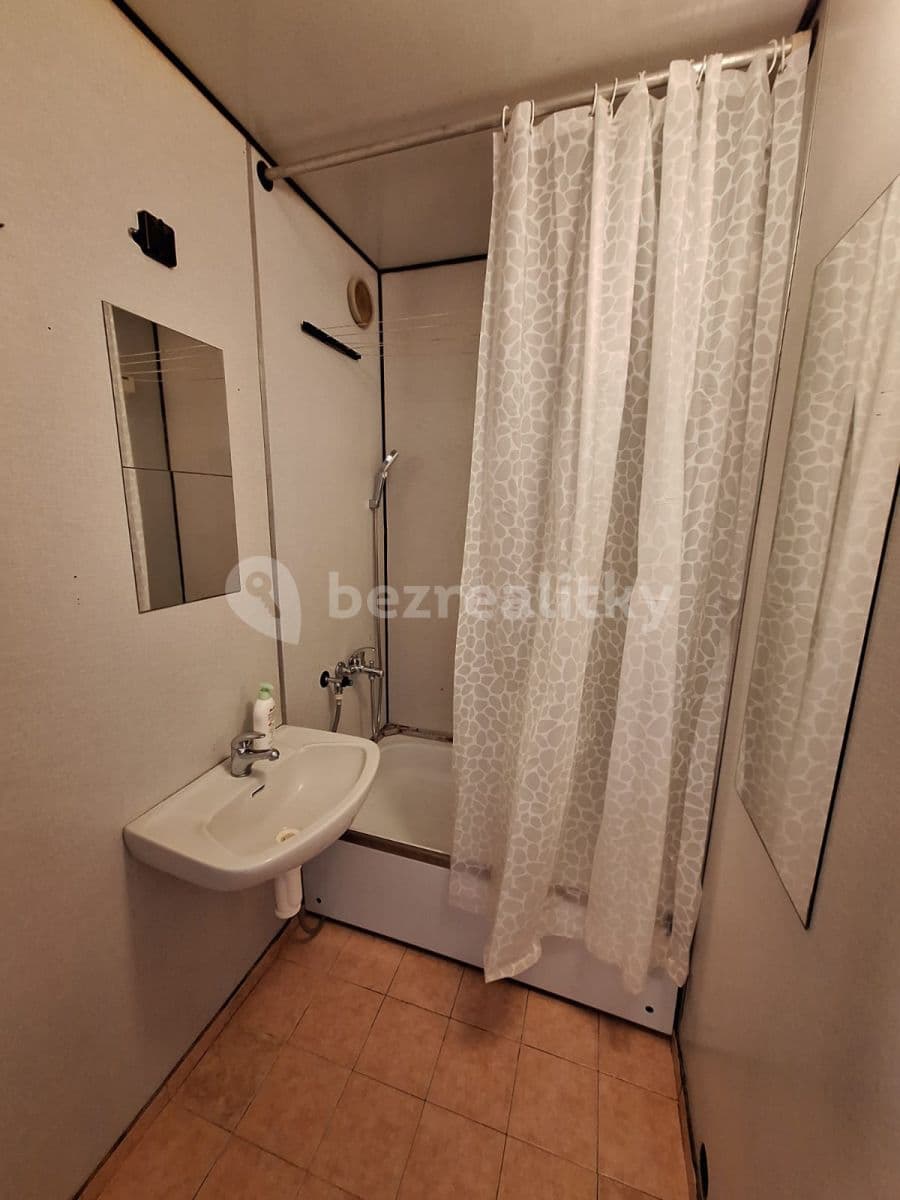 Prenájom bytu 2-izbový 45 m², U Jezera, Praha, Praha Prenájom bytu 2-izbový 45 m², U Jezera, Praha, Praha