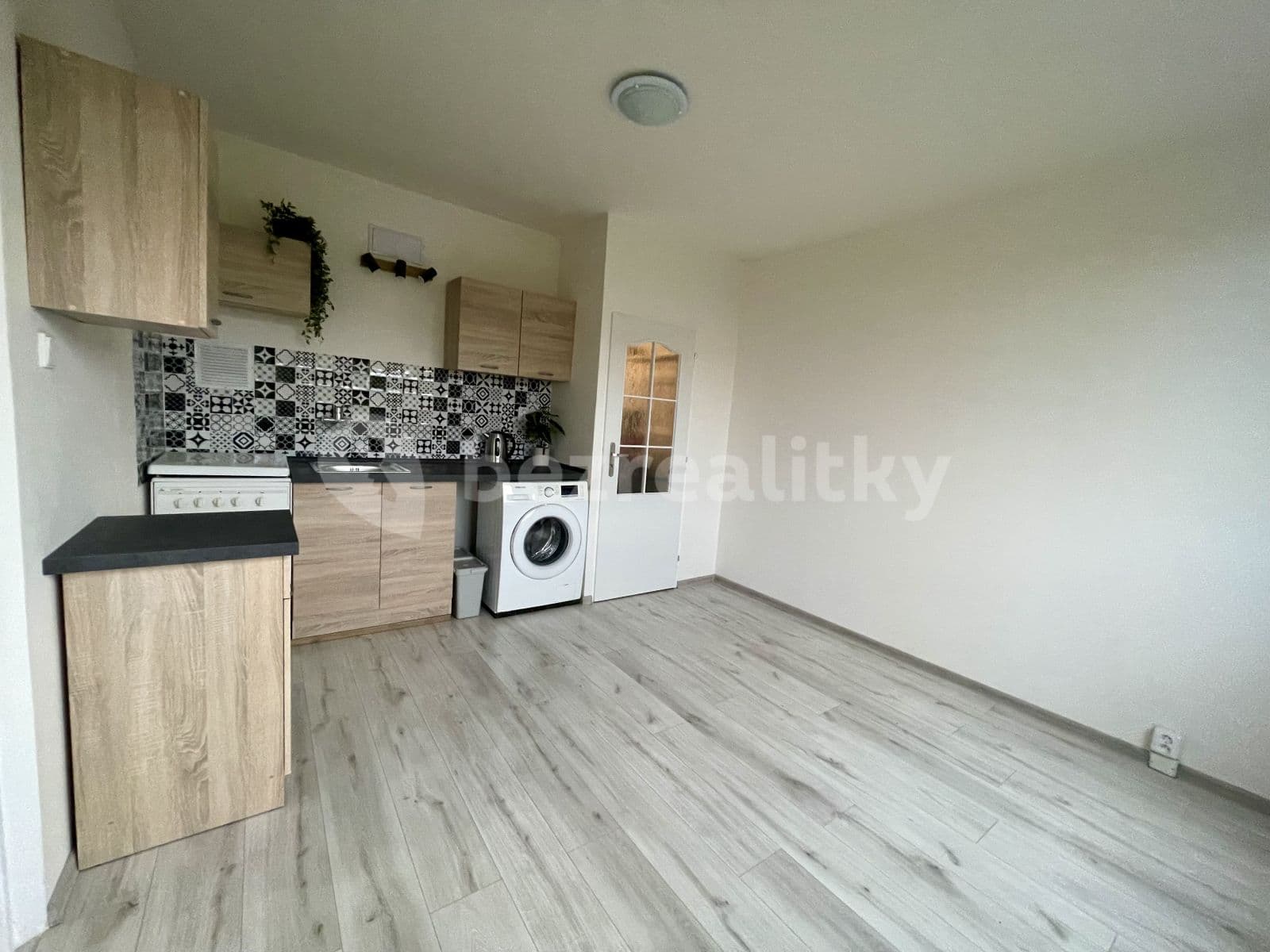 Prenájom bytu 1-izbový 38 m², Pod Parkem, Ústí nad Labem, Ústecký kraj Prenájom bytu 1-izbový 38 m², Pod Parkem, Ústí nad Labem, Ústecký kraj