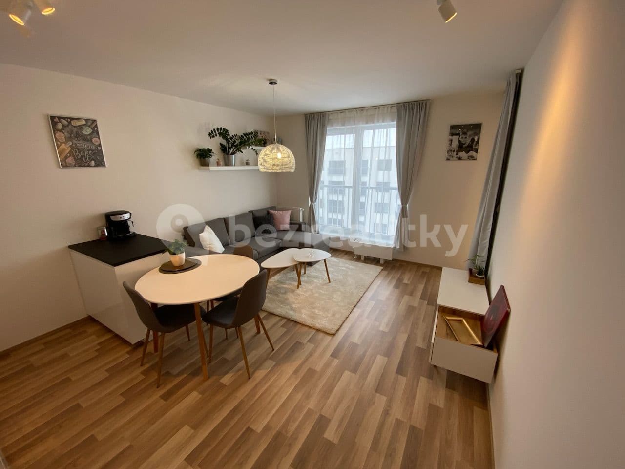 Prenájom bytu 2-izbový 49 m², Karla Guta, Praha, Praha Prenájom bytu 2-izbový 49 m², Karla Guta, Praha, Praha