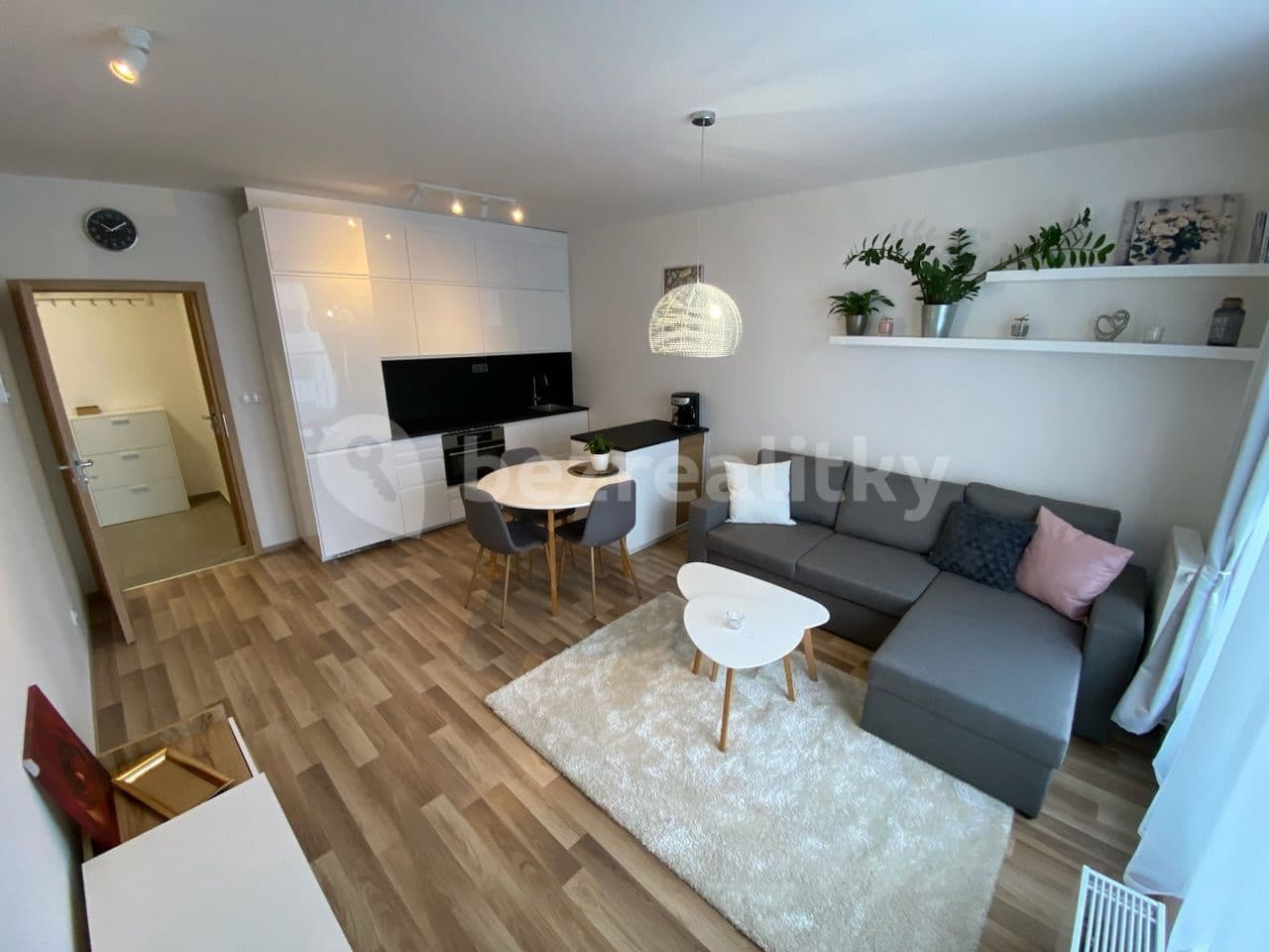 Prenájom bytu 2-izbový 49 m², Karla Guta, Praha, Praha Prenájom bytu 2-izbový 49 m², Karla Guta, Praha, Praha