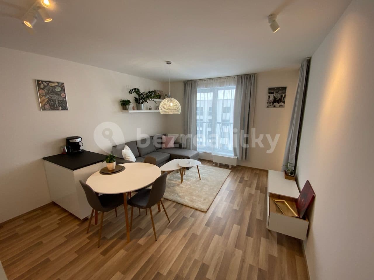 Prenájom bytu 2-izbový 49 m², Karla Guta, Praha, Praha Prenájom bytu 2-izbový 49 m², Karla Guta, Praha, Praha