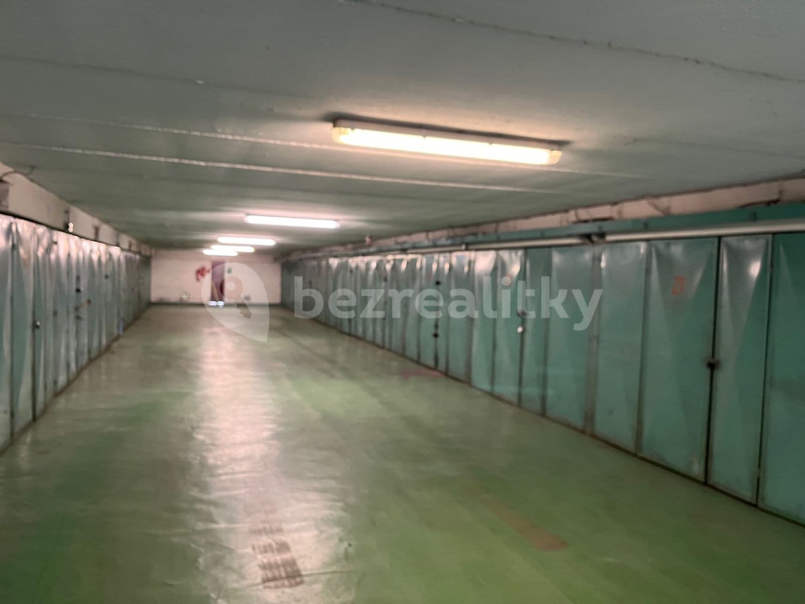 Prenájom garáže 19 m², Písečná, Praha, Praha Prenájom garáže 19 m², Písečná, Praha, Praha