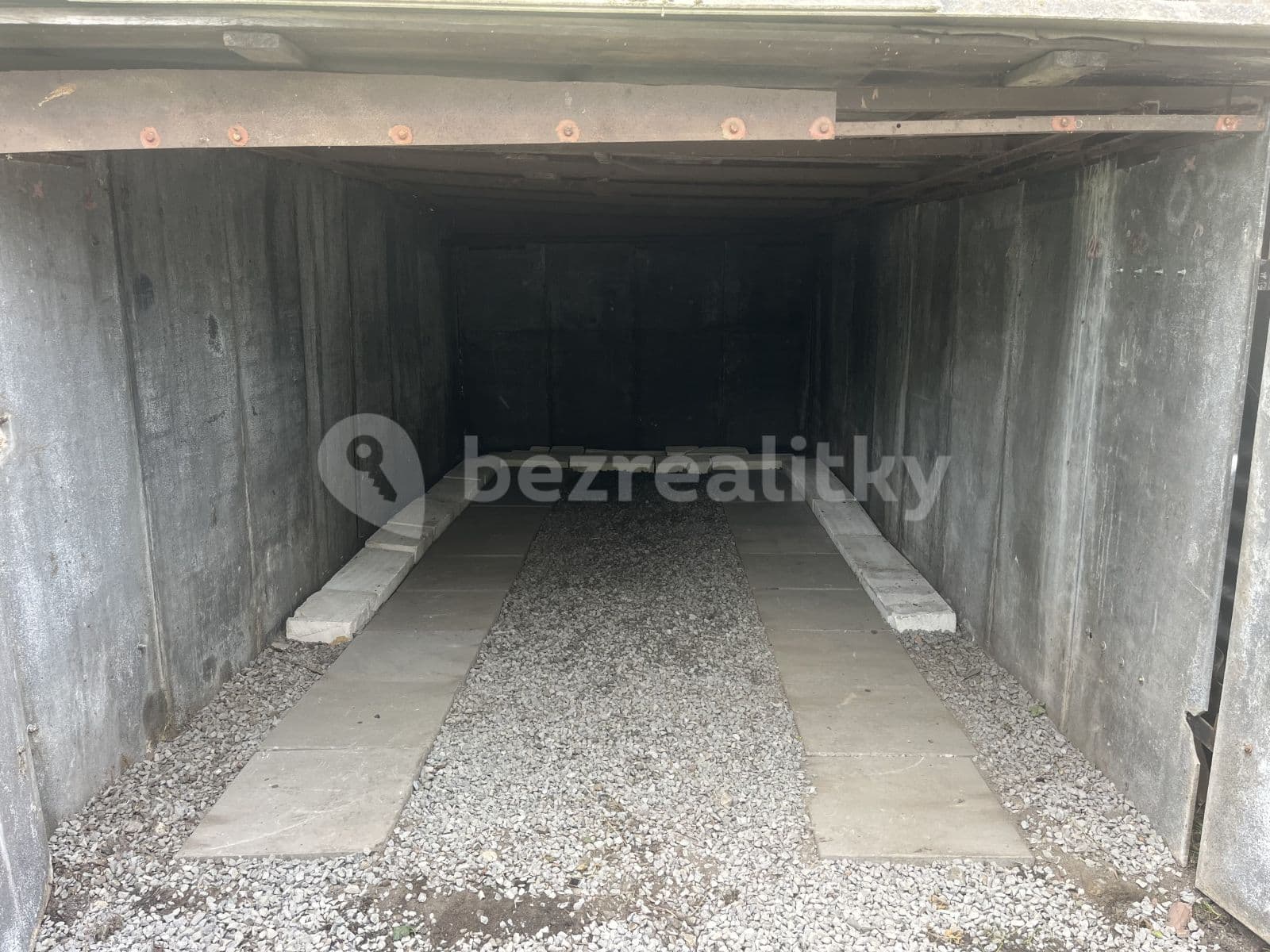 Prenájom garáže 14 m², Glinkova, Praha, Praha Prenájom garáže 14 m², Glinkova, Praha, Praha