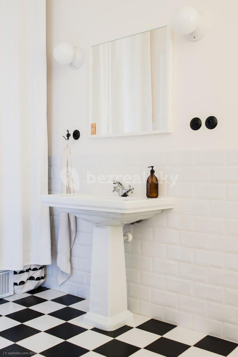 Prenájom bytu 3-izbový 69 m², Rooseveltova, Praha, Praha Prenájom bytu 3-izbový 69 m², Rooseveltova, Praha, Praha