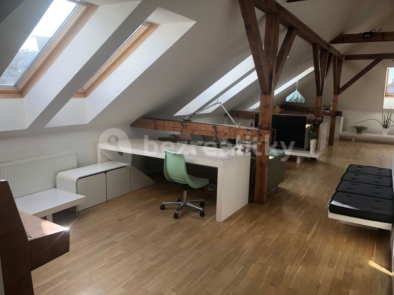 Prenájom bytu 4-izbový 130 m², Čihákova, Praha, Praha Prenájom bytu 4-izbový 130 m², Čihákova, Praha, Praha