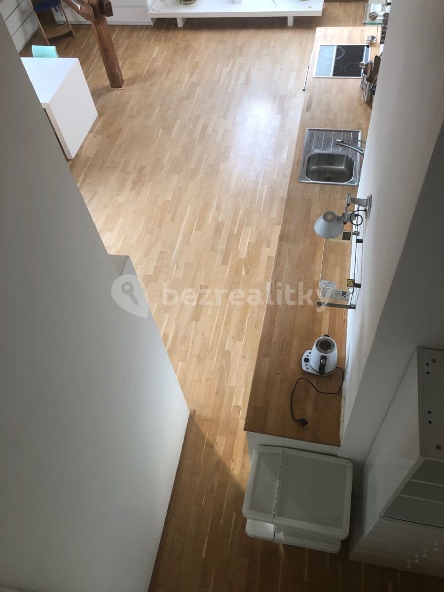 Prenájom bytu 4-izbový 130 m², Čihákova, Praha, Praha Prenájom bytu 4-izbový 130 m², Čihákova, Praha, Praha