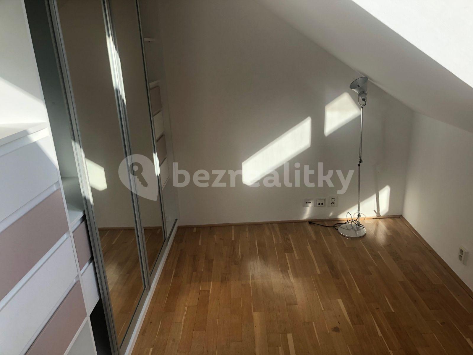 Prenájom bytu 4-izbový 130 m², Čihákova, Praha, Praha