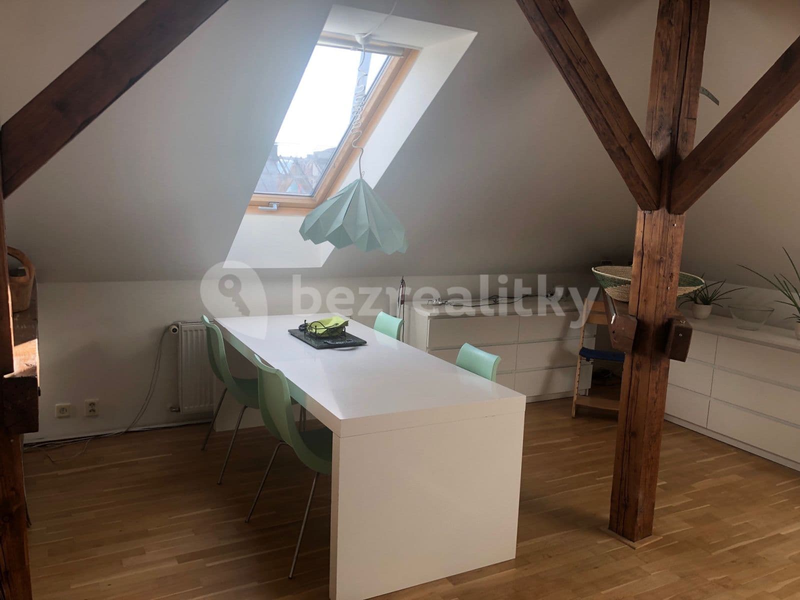 Prenájom bytu 4-izbový 130 m², Čihákova, Praha, Praha Prenájom bytu 4-izbový 130 m², Čihákova, Praha, Praha