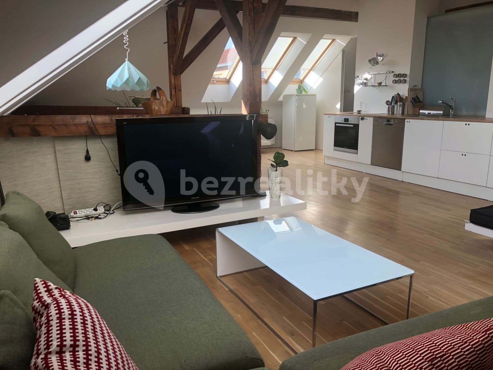 Prenájom bytu 4-izbový 130 m², Čihákova, Praha, Praha Prenájom bytu 4-izbový 130 m², Čihákova, Praha, Praha