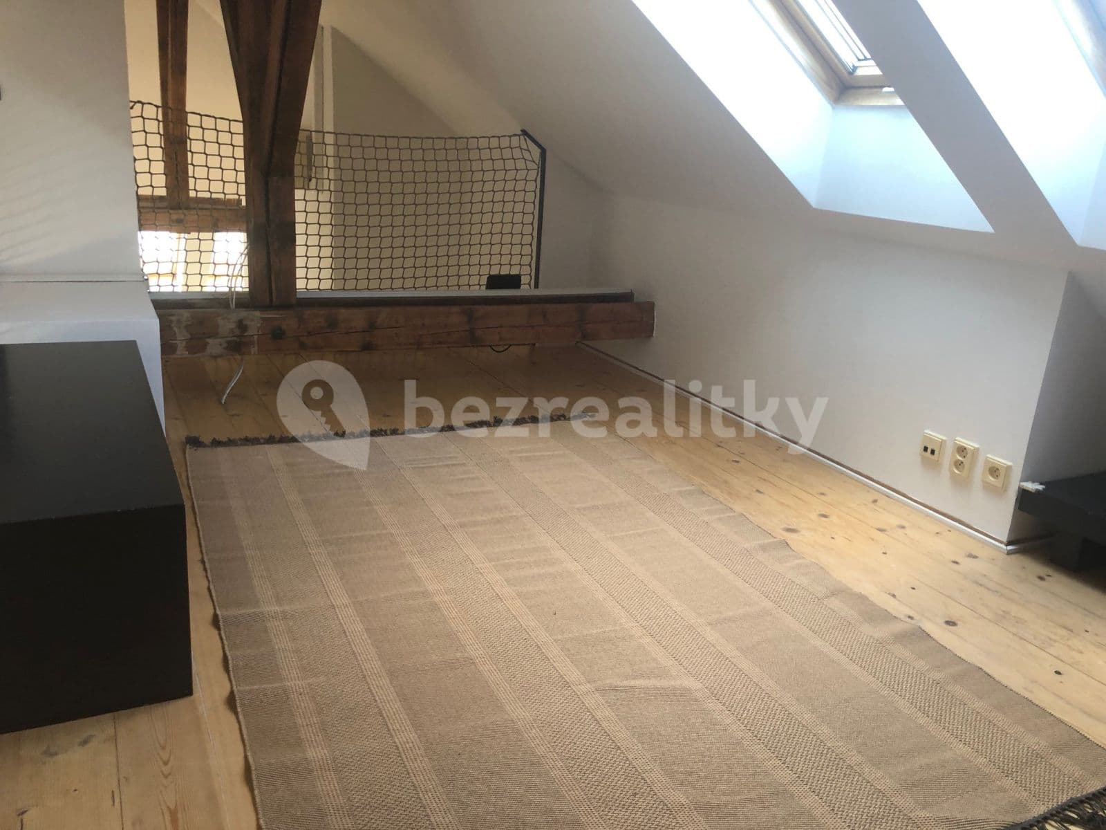 Prenájom bytu 4-izbový 130 m², Čihákova, Praha, Praha Prenájom bytu 4-izbový 130 m², Čihákova, Praha, Praha