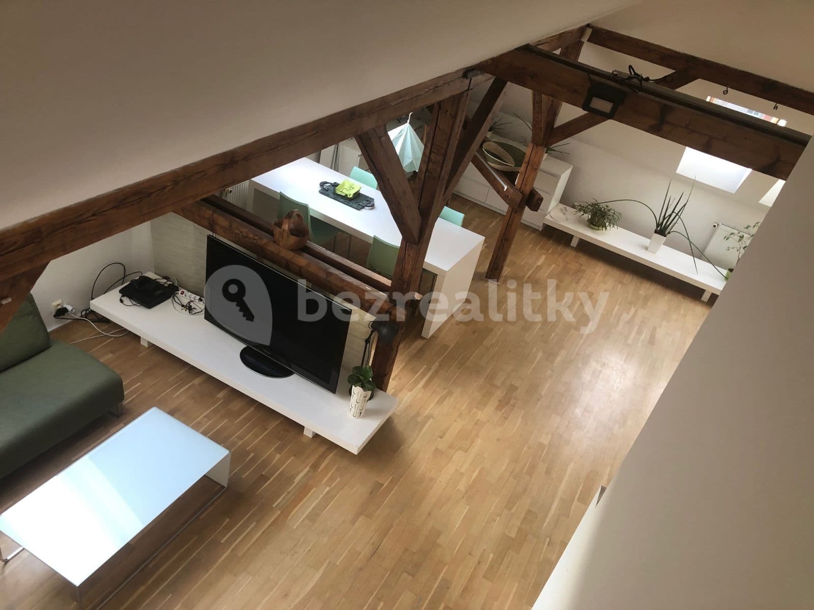Prenájom bytu 4-izbový 130 m², Čihákova, Praha, Praha Prenájom bytu 4-izbový 130 m², Čihákova, Praha, Praha