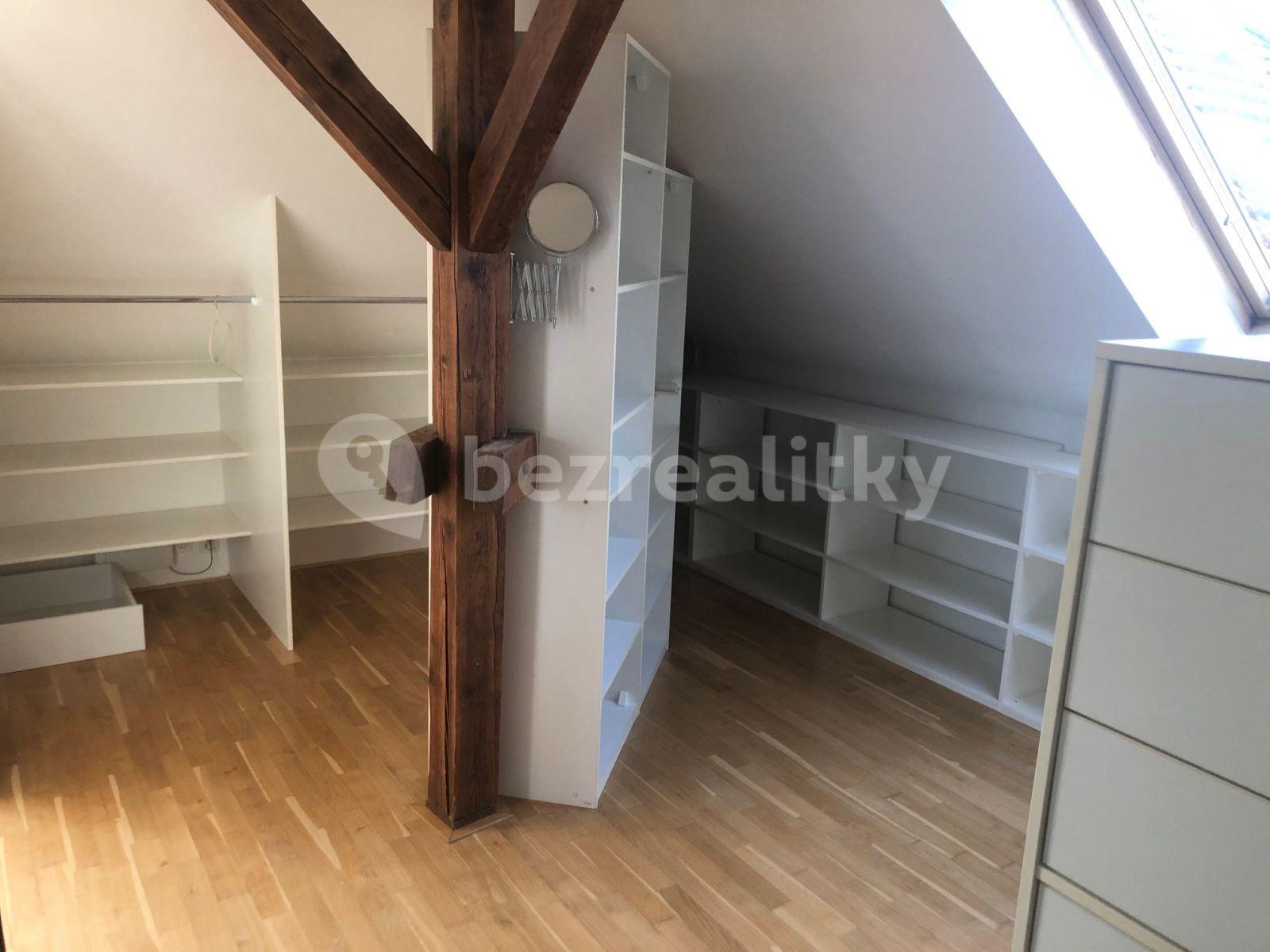 Prenájom bytu 4-izbový 130 m², Čihákova, Praha, Praha