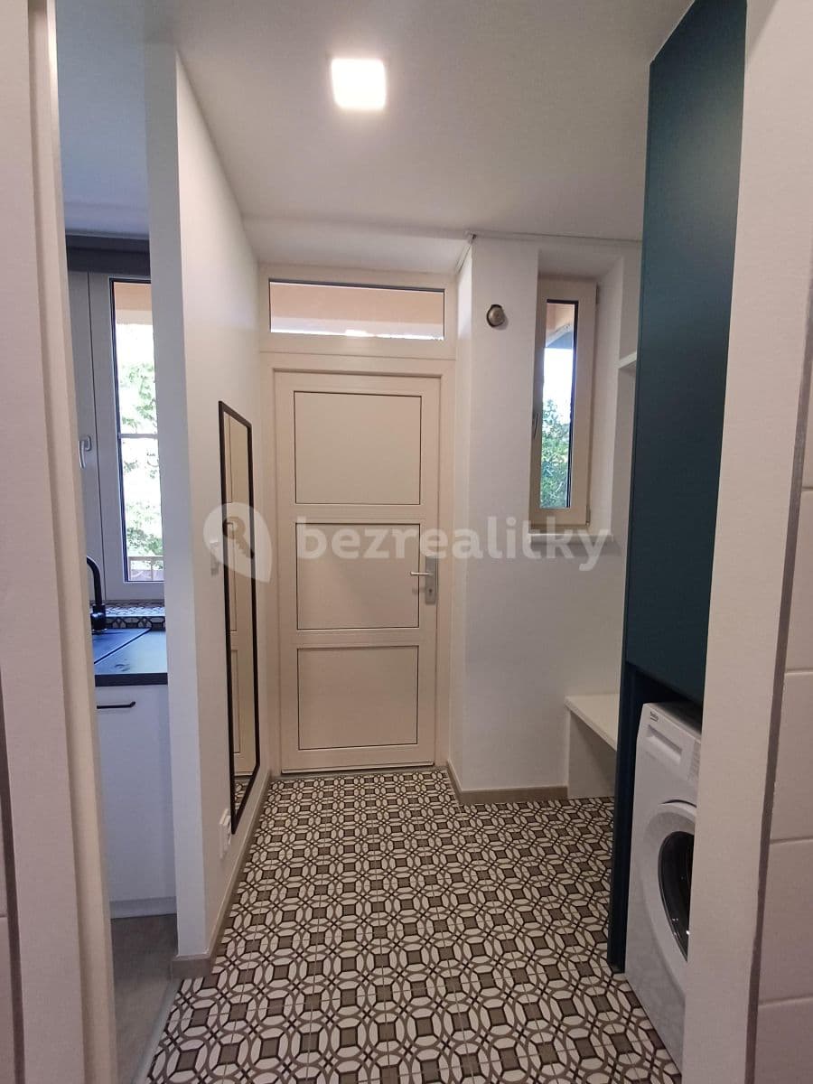 Prenájom bytu 1-izbový 26 m², Gallašova, Brno, Jihomoravský kraj Prenájom bytu 1-izbový 26 m², Gallašova, Brno, Jihomoravský kraj