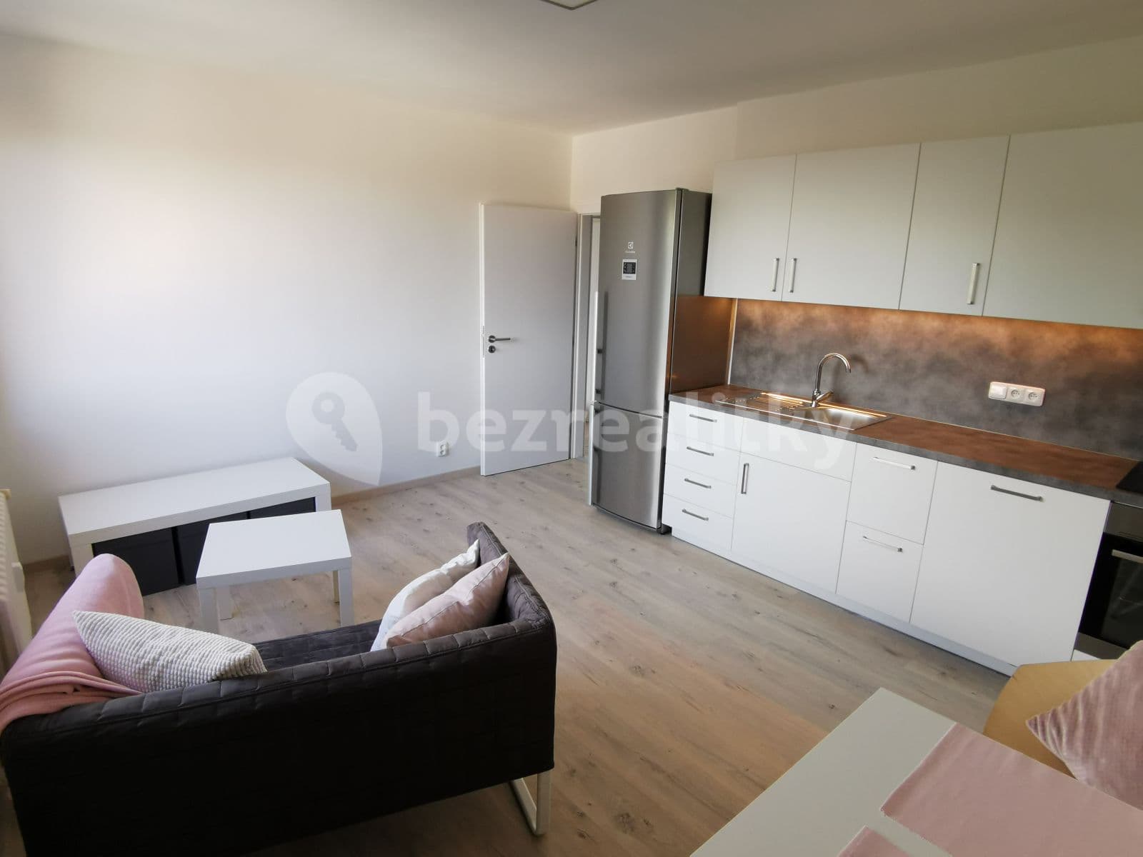 Prenájom bytu 2-izbový 42 m², Krupská, Praha, Praha Prenájom bytu 2-izbový 42 m², Krupská, Praha, Praha