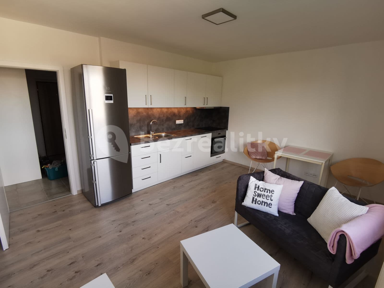 Prenájom bytu 2-izbový 42 m², Krupská, Praha, Praha Prenájom bytu 2-izbový 42 m², Krupská, Praha, Praha