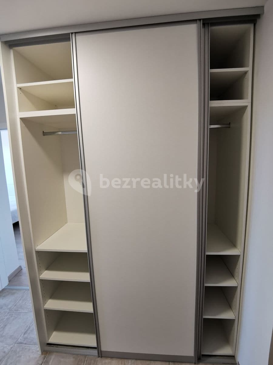 Prenájom bytu 2-izbový 42 m², Krupská, Praha, Praha Prenájom bytu 2-izbový 42 m², Krupská, Praha, Praha