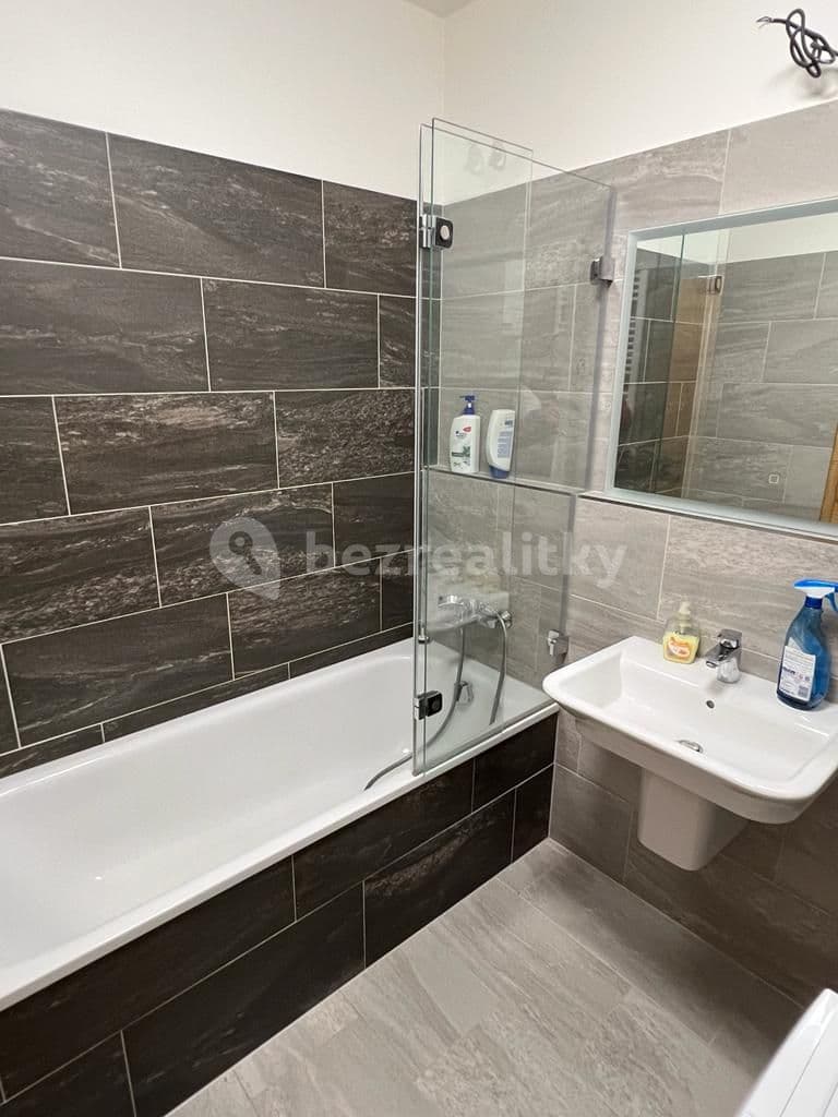 Prenájom bytu 3-izbový 92 m², Kryšpínova, Praha, Praha Prenájom bytu 3-izbový 92 m², Kryšpínova, Praha, Praha