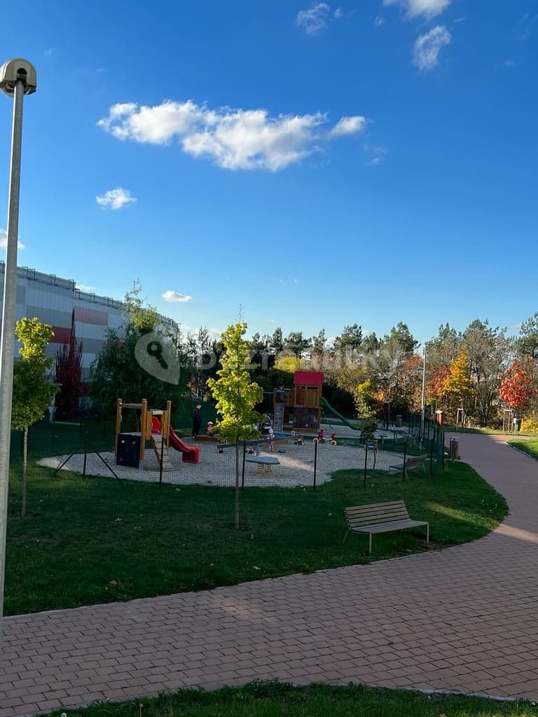 Prenájom bytu 3-izbový 92 m², Kryšpínova, Praha, Praha Prenájom bytu 3-izbový 92 m², Kryšpínova, Praha, Praha