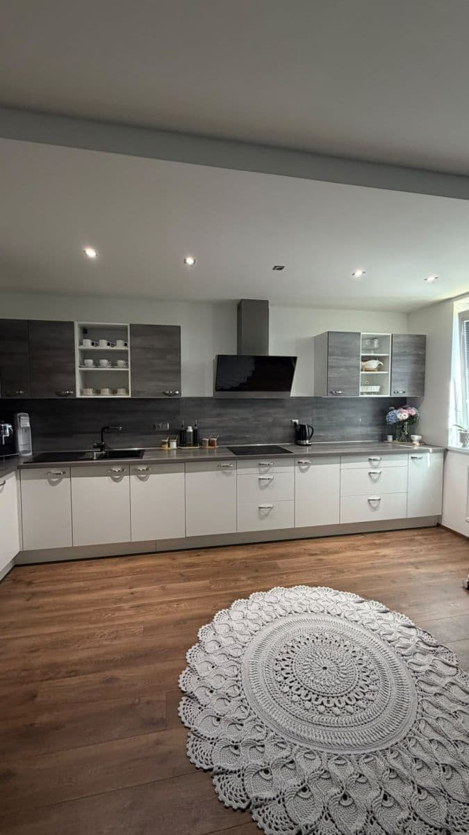 Prenájom bytu 3-izbový 92 m², Kryšpínova, Praha, Praha Prenájom bytu 3-izbový 92 m², Kryšpínova, Praha, Praha