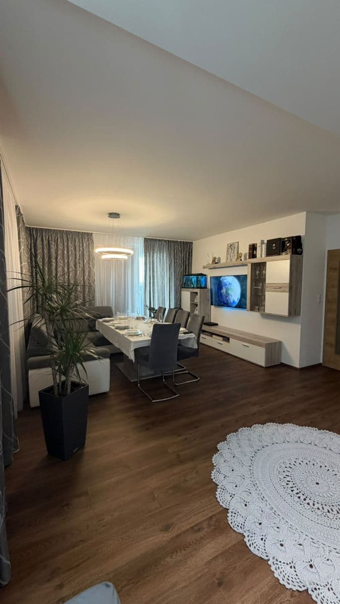 Prenájom bytu 3-izbový 92 m², Kryšpínova, Praha, Praha Prenájom bytu 3-izbový 92 m², Kryšpínova, Praha, Praha