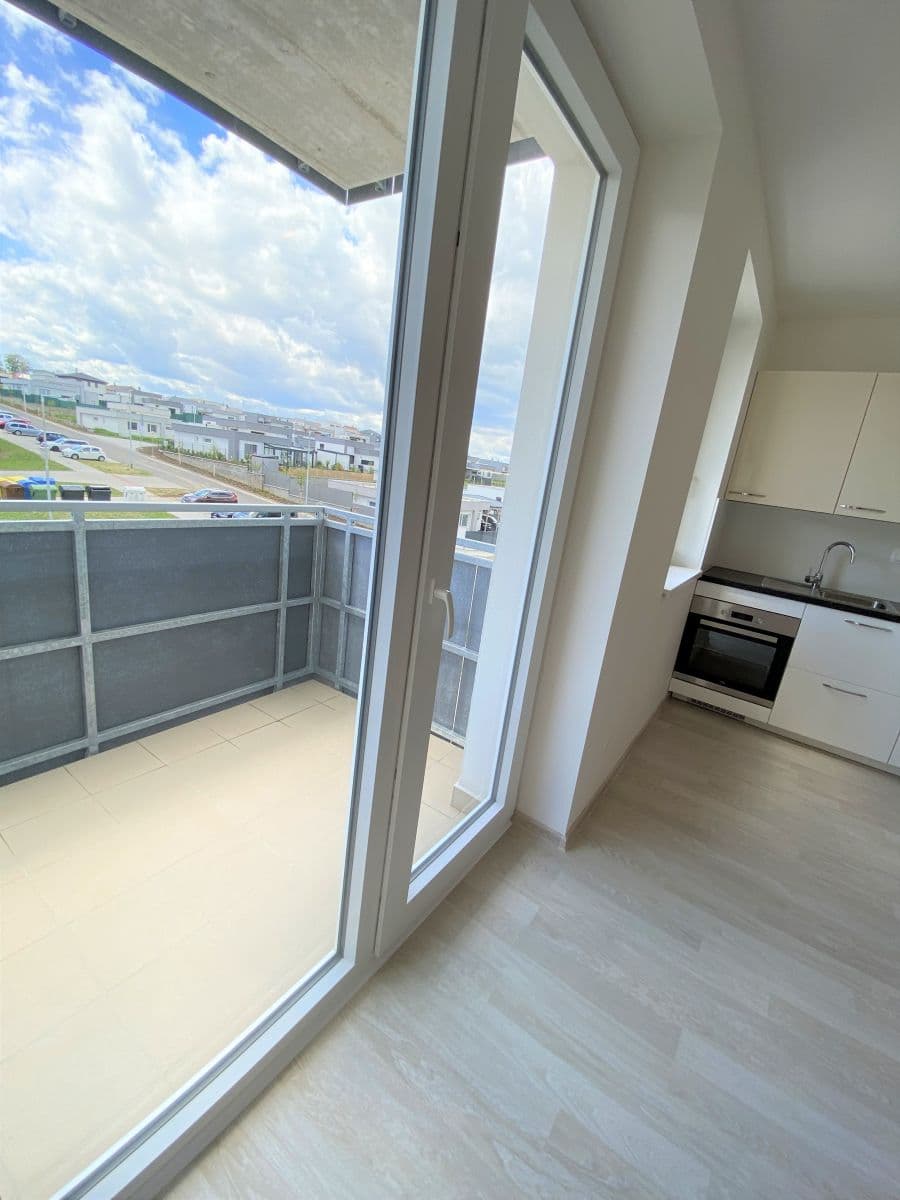 Prenájom bytu 1-izbový 34 m², Žitavská, Jihlava, Kraj Vysočina Prenájom bytu 1-izbový 34 m², Žitavská, Jihlava, Kraj Vysočina