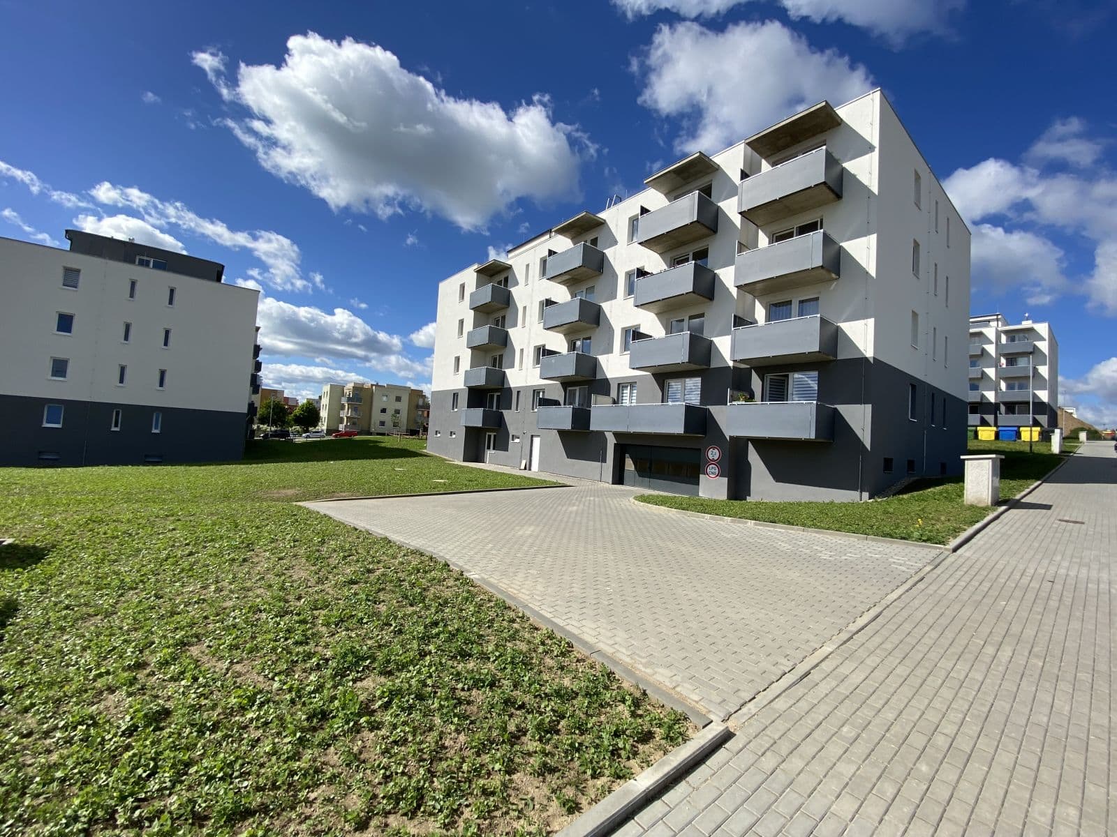 Prenájom bytu 1-izbový 34 m², Žitavská, Jihlava, Kraj Vysočina Prenájom bytu 1-izbový 34 m², Žitavská, Jihlava, Kraj Vysočina