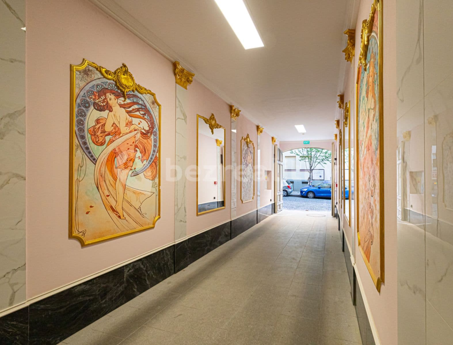 Prenájom bytu 1-izbový 30 m², Záhřebská, Praha, Praha Prenájom bytu 1-izbový 30 m², Záhřebská, Praha, Praha