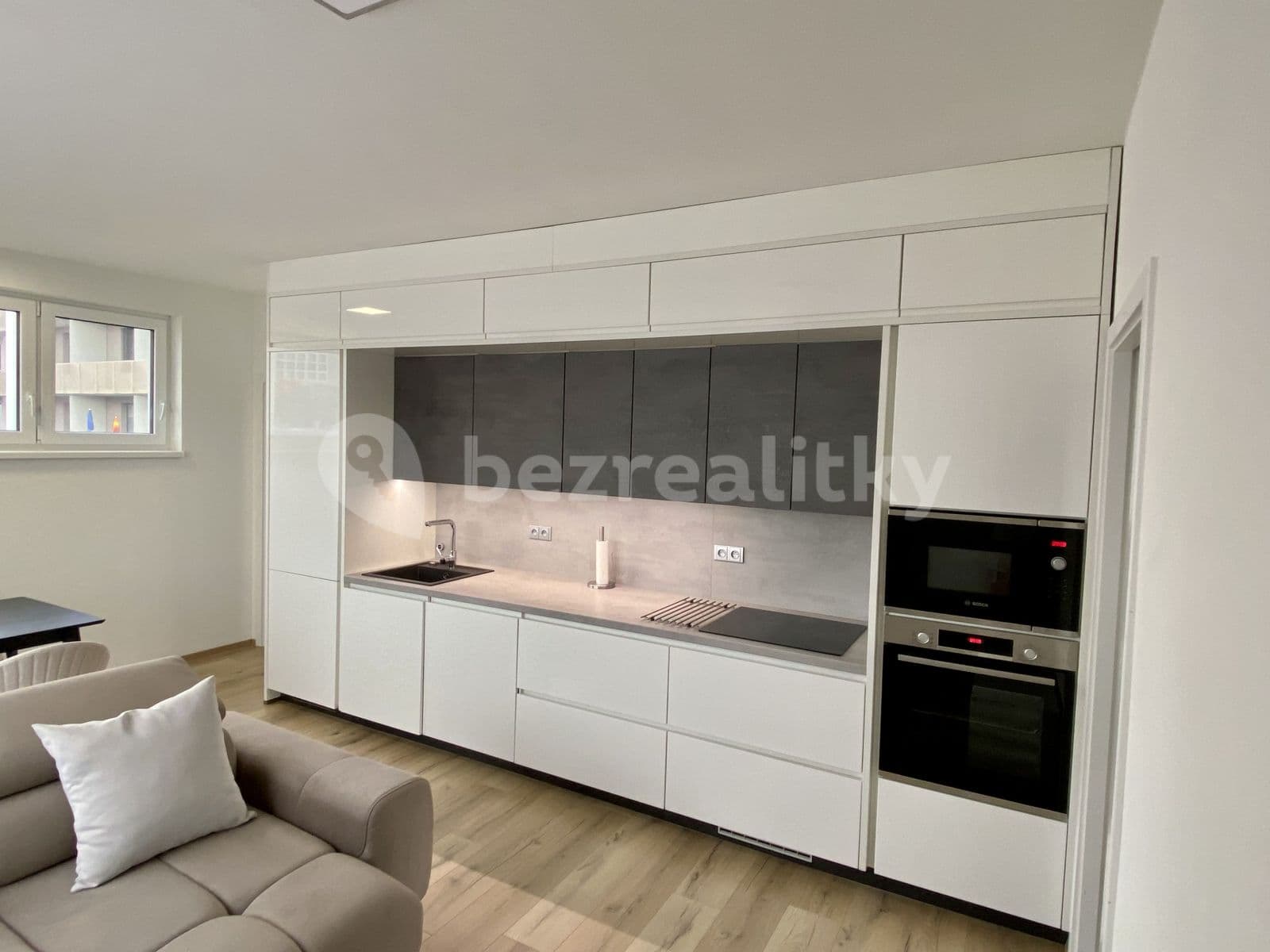 Prenájom bytu 2-izbový 52 m², Východní, Pardubice, Pardubický kraj Prenájom bytu 2-izbový 52 m², Východní, Pardubice, Pardubický kraj