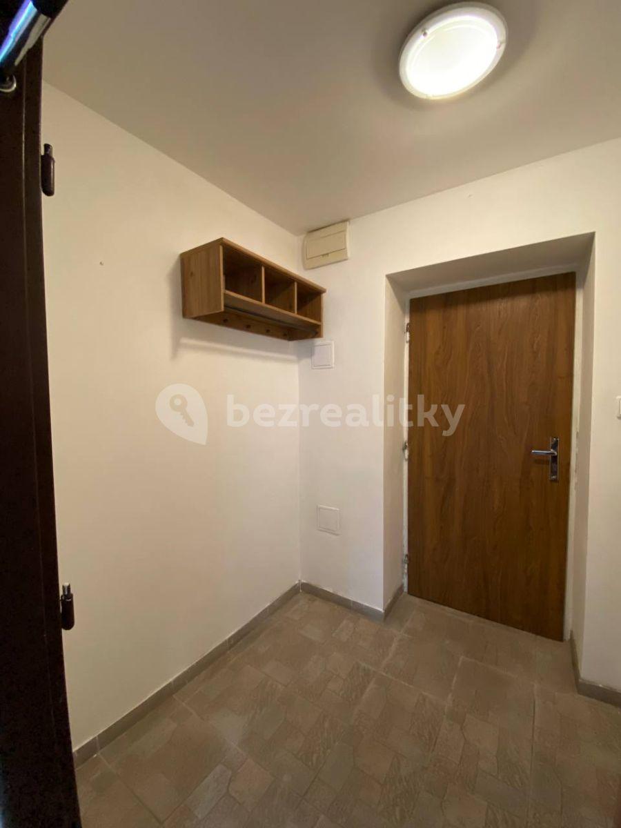 Prenájom bytu 1-izbový 32 m², Kordačova, Kladno, Středočeský kraj