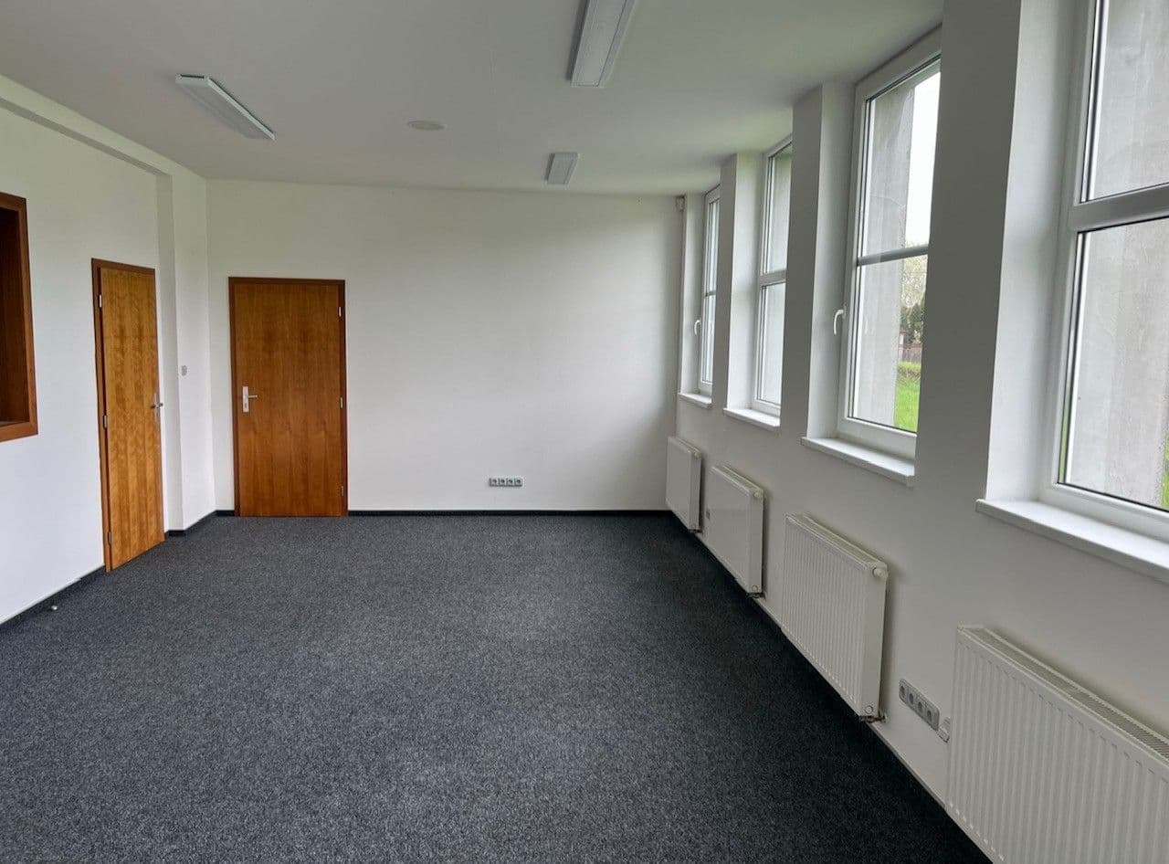 Prenájom nebytového priestoru 90 m², Samostatnost, Holešov, Zlínský kraj Prenájom nebytového priestoru 90 m², Samostatnost, Holešov, Zlínský kraj