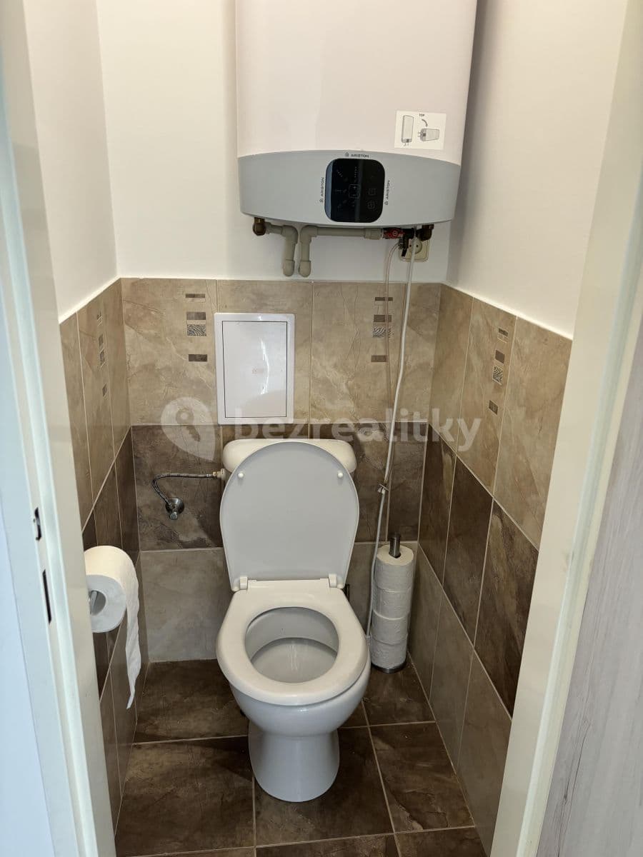 Prenájom bytu 3-izbový 64 m², Svěchyňova, Chrudim, Pardubický kraj Prenájom bytu 3-izbový 64 m², Svěchyňova, Chrudim, Pardubický kraj