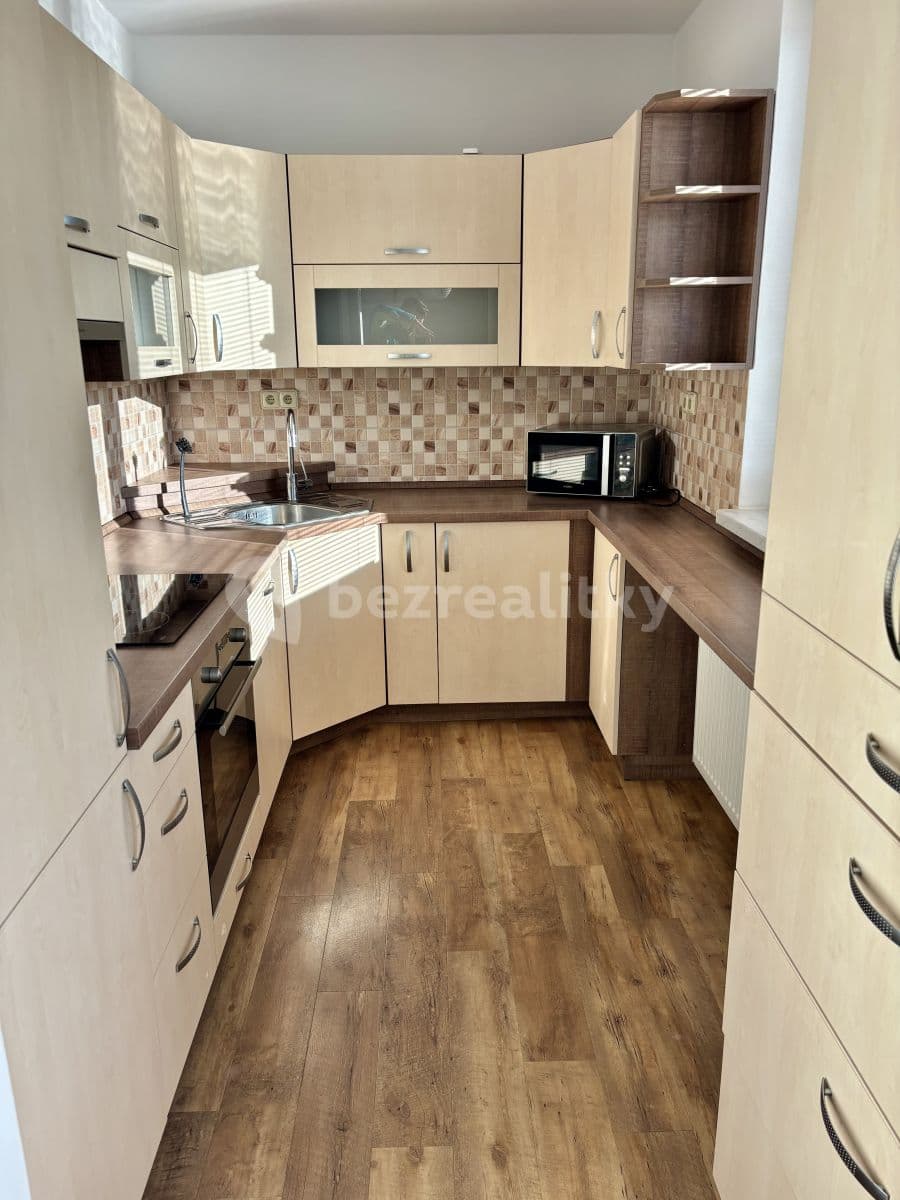 Prenájom bytu 3-izbový 64 m², Svěchyňova, Chrudim, Pardubický kraj Prenájom bytu 3-izbový 64 m², Svěchyňova, Chrudim, Pardubický kraj