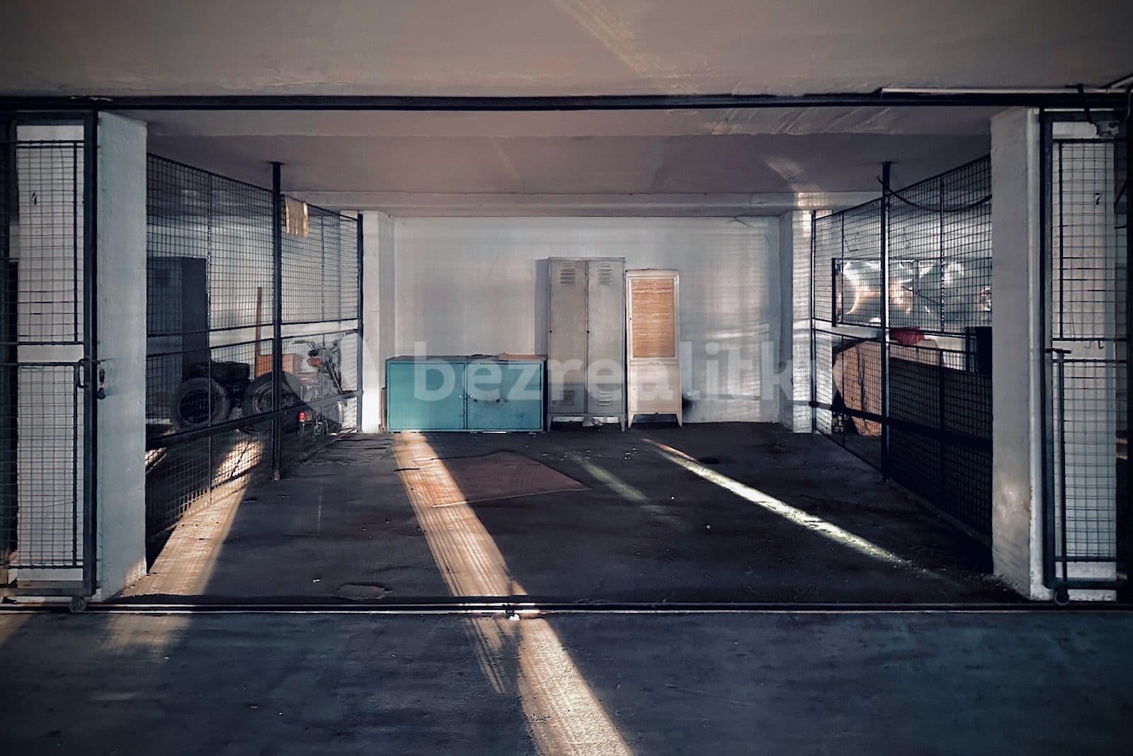Prenájom garáže 25 m², Loosova, Brno, Jihomoravský kraj Prenájom garáže 25 m², Loosova, Brno, Jihomoravský kraj