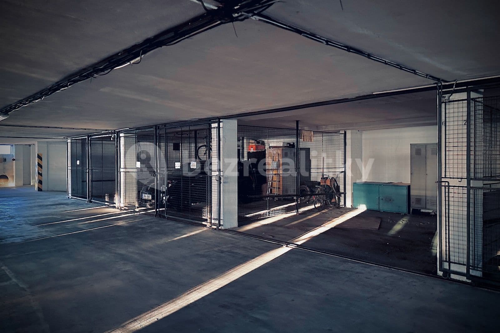 Prenájom garáže 25 m², Loosova, Brno, Jihomoravský kraj Prenájom garáže 25 m², Loosova, Brno, Jihomoravský kraj