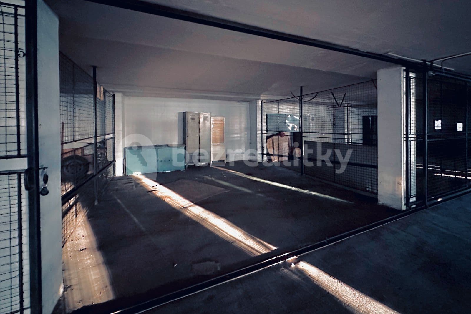 Prenájom garáže 25 m², Loosova, Brno, Jihomoravský kraj Prenájom garáže 25 m², Loosova, Brno, Jihomoravský kraj