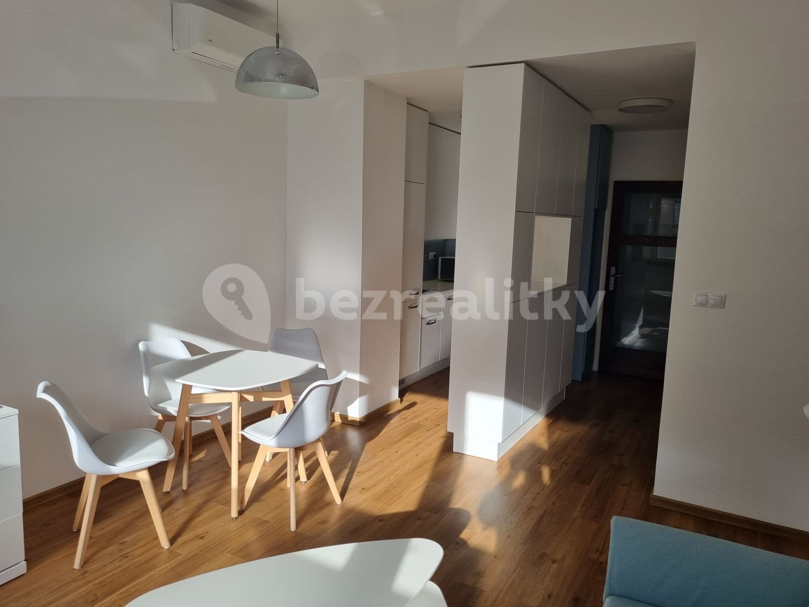 Prenájom bytu 2-izbový 47 m², Antonínská, Praha, Praha Prenájom bytu 2-izbový 47 m², Antonínská, Praha, Praha