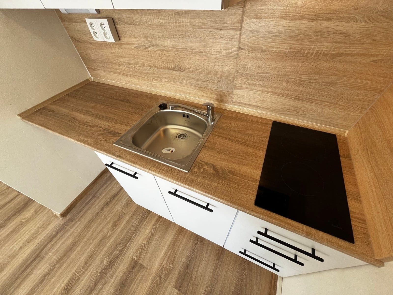 Prenájom bytu 1-izbový 26 m², Masarykova třída, Orlová, Moravskoslezský kraj Prenájom bytu 1-izbový 26 m², Masarykova třída, Orlová, Moravskoslezský kraj
