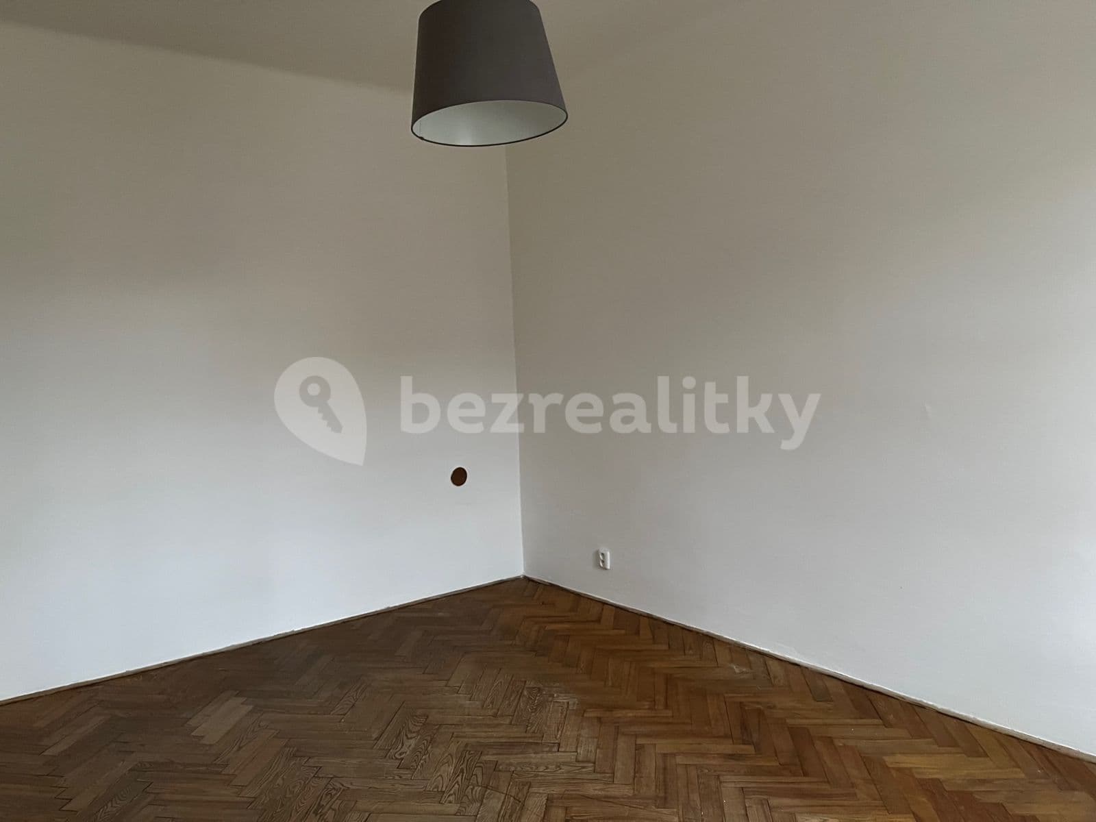 Prenájom bytu 2-izbový 55 m², Světická, Praha, Praha Prenájom bytu 2-izbový 55 m², Světická, Praha, Praha